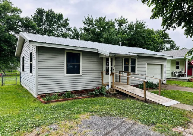 Photo 3 of Sale Pending at 206 S Ora St, Pryor, OK 74361 | MLS# 2618507 | Listing updated on 2026-09-10