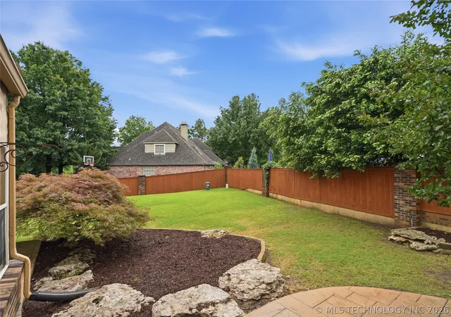 Photo 3 of Sale Pending at 11044 S 91st Eastavenue, Tulsa, OK 74133 | MLS# 2618562 | Listing updated on 2026-09-03