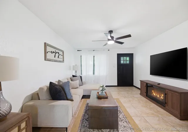 Photo 4 of Sale Pending at 13826 S Elm Ave, Glenpool, OK 74033 | MLS# 2618982 | Listing updated on 2026-08-31