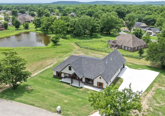 Photo 2 of Single family home for sale at 408 S Tall Chief Ave, Skiatook, OK 74070 | MLS# 2618998 | Listing updated on 2026-09-14