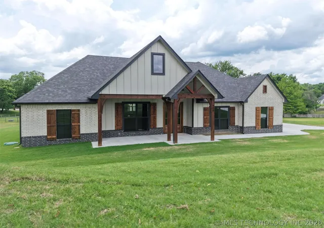Photo 3 of Single family home for sale at 408 S Tall Chief Ave, Skiatook, OK 74070 | MLS# 2618998 | Listing updated on 2026-09-14