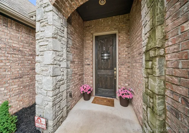 Photo 3 of Single family home for sale at 1205 W Dover St, Broken Arrow, OK 74012 | MLS# 2619068 | Listing updated on 2026-09-02