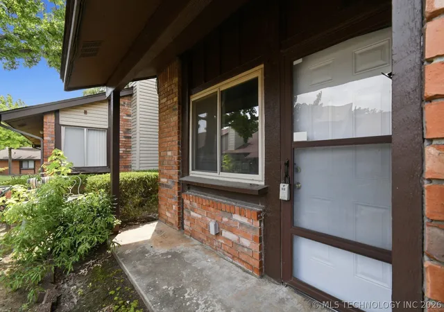 Listing Photo 5 - Condo for sale in building located at 1120 S 110 Eastavenue, Tulsa, OK 74128 - Unit #12-2C