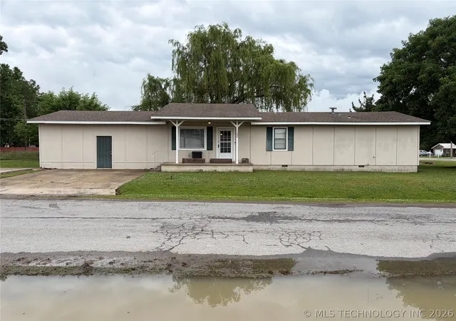 Photo 2 of Single family home for sale at 102 N 2nd Street, Chouteau, OK 74337 | MLS# 2619080 | Listing updated on 2026-09-14