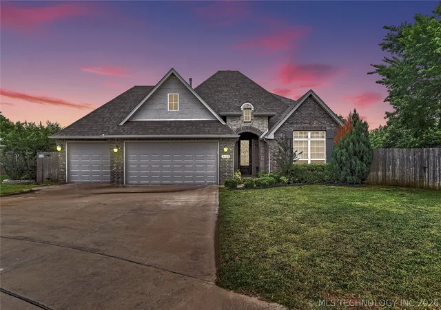 Photo 3 of Single family home for sale at 2620 W 116th Place S, Jenks, OK 74037 | MLS# 2619029 | Listing updated on 2026-09-14