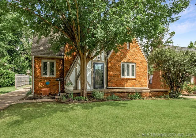 Photo 2 of Single family home for sale at 1535 S Delaware Pl, Tulsa, OK 74104 | MLS# 2618995 | Listing updated on 2026-09-14