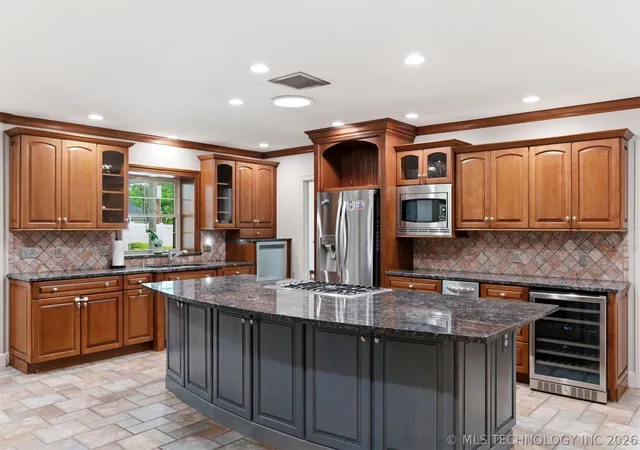 Photo 3 of Single family home for sale at 3855 S Utica Ave, Tulsa, OK 74105 | MLS# 2619060 | Listing updated on 2026-10-01