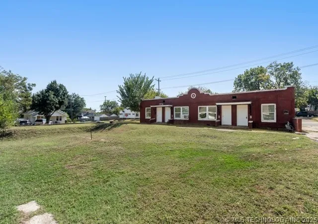 Photo 2 of House for sale at 820 South 6th, Ponca City, OK 74601 | MLS# 2619211 | Listing updated on 2026-09-08
