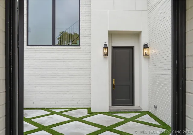 Photo 3 of Single family home for sale at 1424 E 37th Street, Tulsa, OK 74105 | MLS# 2618956 | Listing updated on 2026-09-28