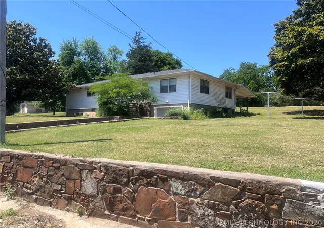 Photo 2 of Single family home for sale at 185 Nw 8th Street, Hartshorne, OK 74547 | MLS# 2619269 | Listing updated on 2026-09-11