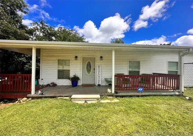 Photo 3 of Single family home for sale at 102 N 3rd Street, Hartshorne, OK 74547 | MLS# 2619315 | Listing updated on 2026-09-02