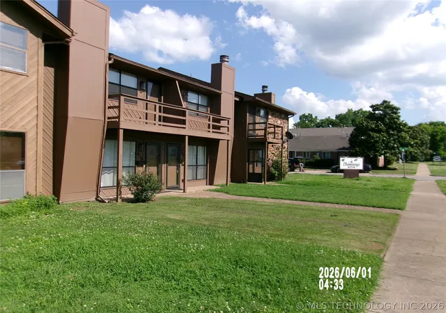 Photo 1 of Townhouse for sale at 426 S Shawnee Ave, Bartlesville, OK 74003 | MLS# 2619229 | Listing updated on 2026-08-29