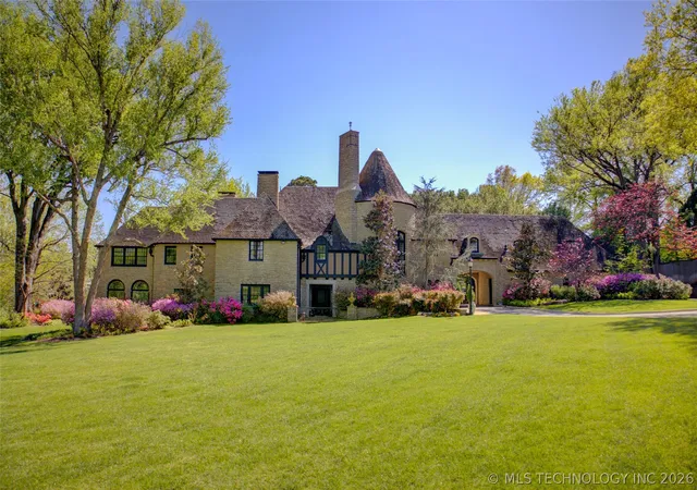 Photo 2 of Mansion for sale at 1550 E 29th Street, Tulsa, OK 74114 | MLS# 2619016 | Listing updated on 2026-09-09