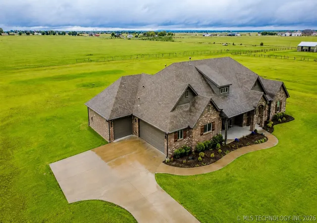 Photo 3 of Single family home for sale at 6706 E 136th Street, Collinsville, OK 74021 | MLS# 2619363 | Listing updated on 2026-09-13