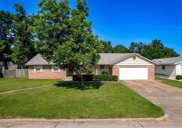 Photo 1 of Sale Pending at 2332 S Nogales Ave, Tulsa, OK 74107 | MLS# 2618521 | Listing updated on 2026-09-02