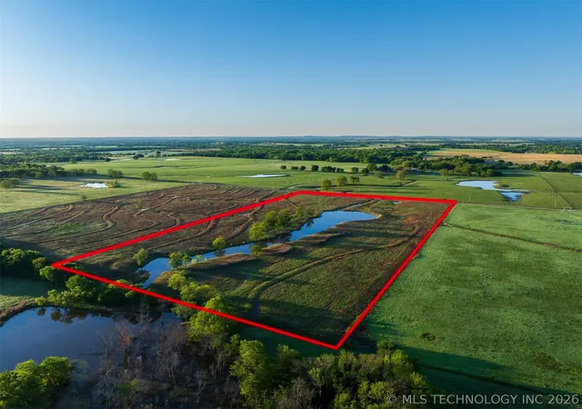 Photo 3 of Sale Pending at 5 N 300 Road, Okmulgee, OK 74447 | MLS# 2619452 | Listing updated on 2026-09-14