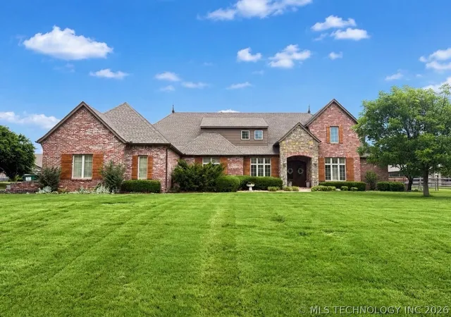 Photo 1 of Sale Pending at 11404 E 132nd Place S, Broken Arrow, OK 74011 | MLS# 2619516 | Listing updated on 2026-08-31