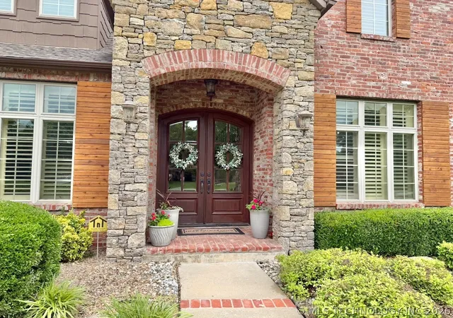 Photo 3 of Sale Pending at 11404 E 132nd Place S, Broken Arrow, OK 74011 | MLS# 2619516 | Listing updated on 2026-08-31