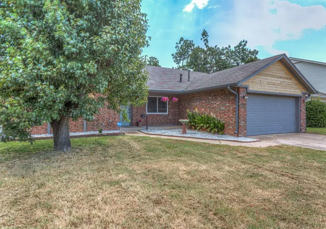 Photo 3 of Single family home for sale at 3105 Magnolia Ct, Sand Springs, OK 74063 | MLS# 2619675 | Listing updated on 2026-09-02
