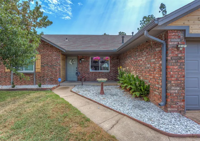 Photo 4 of Single family home for sale at 3105 Magnolia Ct, Sand Springs, OK 74063 | MLS# 2619675 | Listing updated on 2026-09-23
