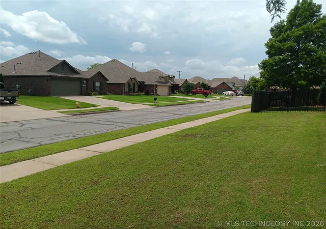 Photo 2 of Single family home for sale at 4734 S 178th Eastavenue, Tulsa, OK 74134 | MLS# 2619791 | Listing updated on 2026-09-11