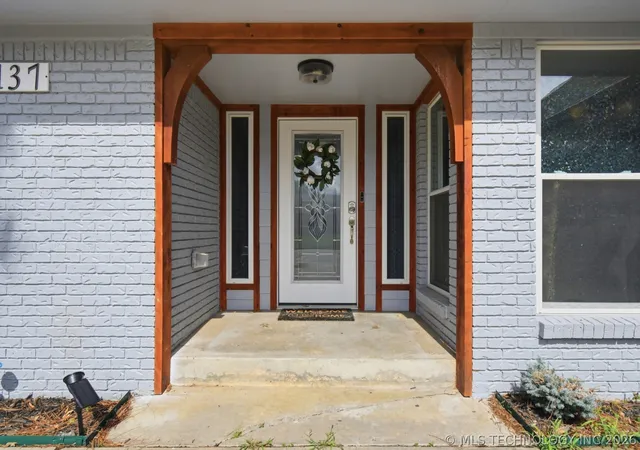 Photo 3 of Sale Pending at 8137 S 76th East Ave, Tulsa, OK 74133 | MLS# 2619788 | Listing updated on 2026-09-14