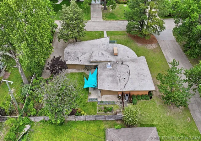 Photo 4 of Single family home for sale at 2850 E 37th Street, Tulsa, OK 74105 | MLS# 2619820 | Listing updated on 2026-09-14