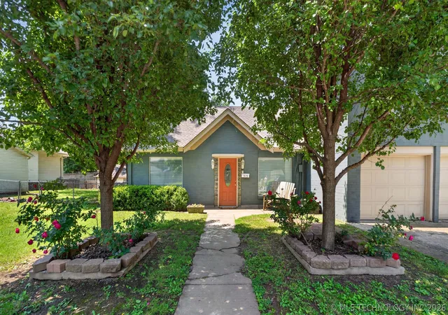Photo 1 of Single family home for sale at 515 W Delaware, Vinita, OK 74301 | MLS# 2619916 | Listing updated on 2026-09-07