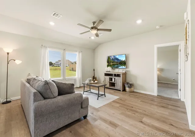 Photo 3 of Single family home for sale at 509 S 85th Street, Broken Arrow, OK 74014 | MLS# 2619993 | Listing updated on 2026-09-14