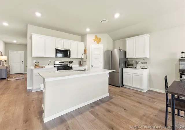 Photo 4 of Single family home for sale at 509 S 85th Street, Broken Arrow, OK 74014 | MLS# 2619993 | Listing updated on 2026-09-14