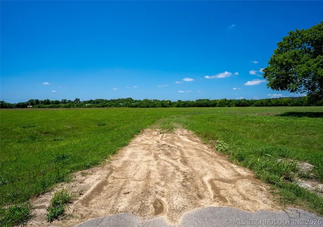 Photo 3 of Sale Pending at 5406 W 184th Street S, Mounds, OK 74047 | MLS# 2620117 | Listing updated on 2026-09-08