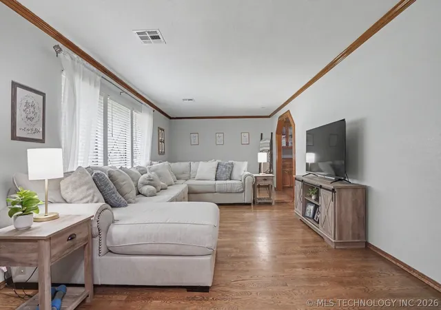Photo 4 of Single family home for sale at 12525 S Skyline Dr, Jenks, OK 74037 | MLS# 2619685 | Listing updated on 2026-10-01