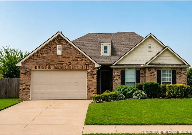 Photo 1 of Sale Pending at 14608 S Kendalwood Blvd, Glenpool, OK 74033 | MLS# 2620292 | Listing updated on 2026-09-03