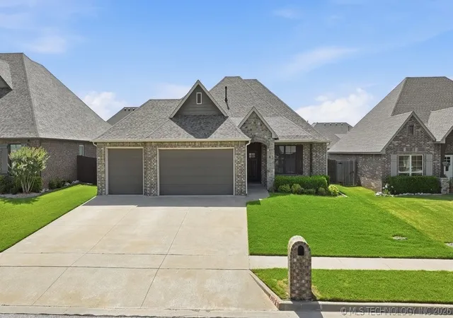 Photo 1 of Single family home for sale at 8110 N 77 Eastavenue, Owasso, OK 74055 | MLS# 2620274 | Listing updated on 2026-10-20