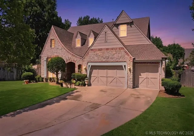 Photo 3 of Single family home for sale at 1903 S Nyssa Pl, Broken Arrow, OK 74012 | MLS# 2620439 | Listing updated on 2026-09-07