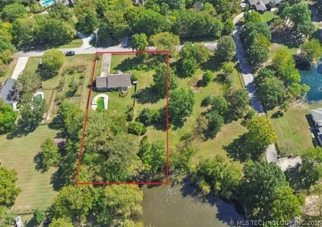 Photo 3 of Sale Pending at 6712 S 136th Avenue E, Broken Arrow, OK 74012 | MLS# 2619754 | Listing updated on 2026-09-22