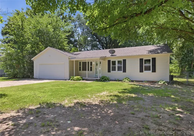 Photo 1 of Sale Pending at 111 Irving St, Pryor, OK 74361 | MLS# 2620507 | Listing updated on 2026-09-15
