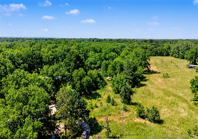 Photo 3 of Manufactured home for sale at 2203 E 86th Street N, Sperry, OK 74073 | MLS# 2620057 | Listing updated on 2026-09-03