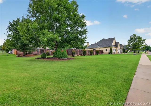 Photo 4 of Single family home for sale at 3115 Kingston Dr, Bartlesville, OK 74006 | MLS# 2620176 | Listing updated on 2026-09-13