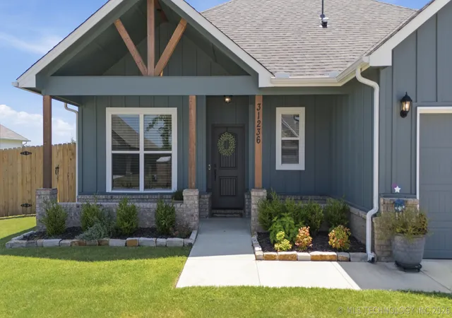 Photo 3 of Single family home for sale at 31236 E 65th Place S, Broken Arrow, OK 74014 | MLS# 2620225 | Listing updated on 2026-09-14