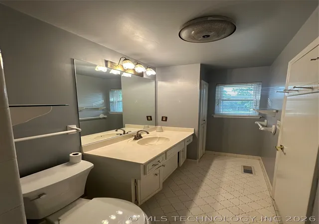 Photo 4 of Sale Pending at 3133 E 79th Street S, Tulsa, OK 74136 | MLS# 2619067 | Listing updated on 2026-09-04