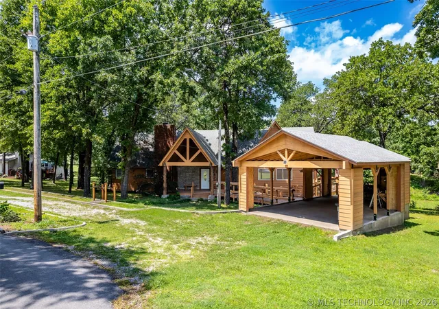 Photo 2 of Single family home for sale at 207 Gary Dr, Vinita, OK 74301 | MLS# 2620756 | Listing updated on 2026-08-31