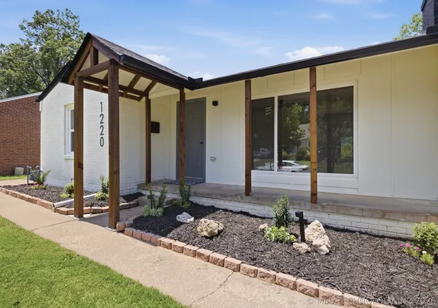 Photo 2 of Sale Pending at 1220 S Delaware Pl, Tulsa, OK 74104 | MLS# 2619817 | Listing updated on 2026-09-04