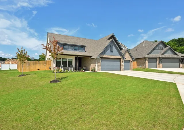 Photo 1 of Single family home for sale at 1617 N 72nd Street, Broken Arrow, OK 74014 | MLS# 2620268 | Listing updated on 2026-09-28