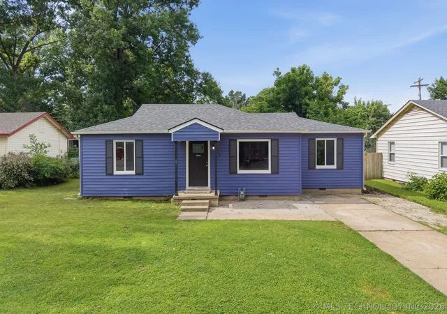 Photo 1 of Single family home for sale at 213 E 12th Place, Claremore, OK 74017 | MLS# 2617652 | Listing updated on 2026-08-31