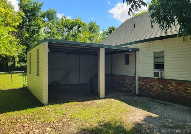 Photo 3 of Sale Pending at 1001 West 14th, Ada, OK 74820 | MLS# 2620883 | Listing updated on 2026-09-11