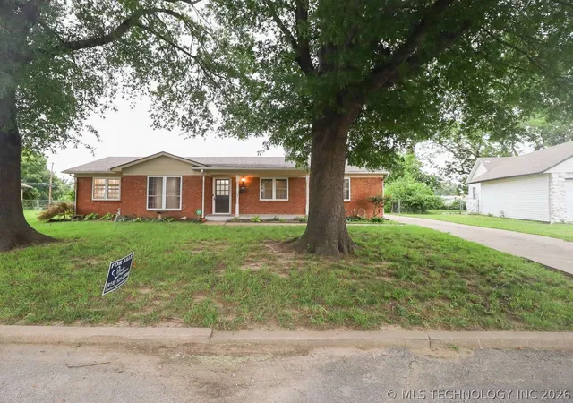 Photo 2 of Sale Pending at 9527 E 34th Street, Tulsa, OK 74145 | MLS# 2620985 | Listing updated on 2026-09-10
