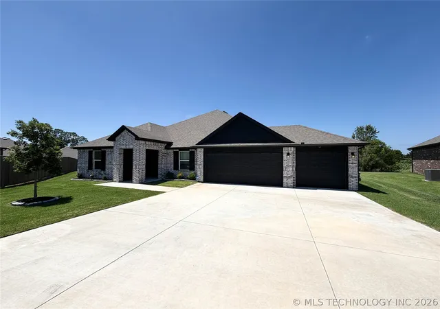 Photo 1 of Single family home for sale at 1507 Bluestem Dr, Bartlesville, OK 74006 | MLS# 2620152 | Listing updated on 2026-08-30