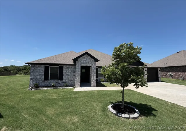 Photo 2 of Single family home for sale at 1507 Bluestem Dr, Bartlesville, OK 74006 | MLS# 2620152 | Listing updated on 2026-08-30