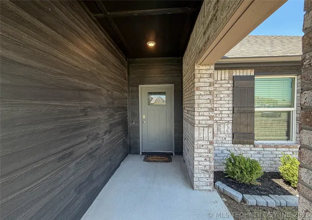 Photo 3 of Single family home for sale at 1507 Bluestem Dr, Bartlesville, OK 74006 | MLS# 2620152 | Listing updated on 2026-10-05